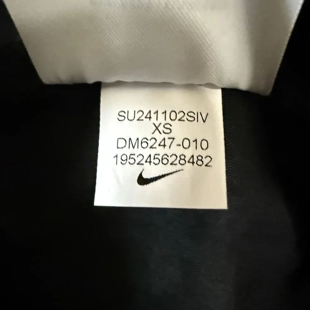 NWT Nike Sportswear Essential High Rise Cargo Shorts XS Black Woven Utility